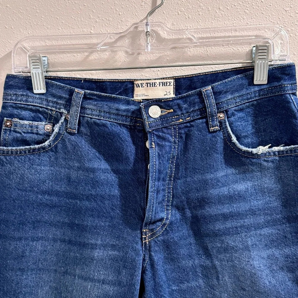 Free People Maggie Mid-Rise Straight Leg Raw Hem Cropped Button Fly Jeans 25 EUC - Picture 3 of 9